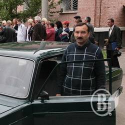 Чернігів: Міська лікарня №1 отримала два нові авто. ФОТО