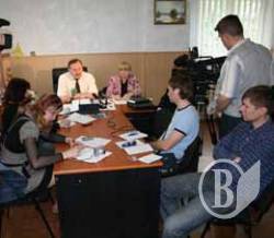 Черги за паспортами УМВС вважає технічними і ситуативними Черги за паспортами УМВС вважає технічними і ситуативними