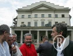 Президент ознайомився з ходом реставраційних робіт у Батурині