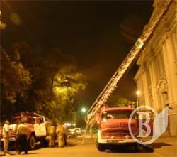 Мерія горіла в Чернігові. ФОТОрепортаж Мерія горіла в Чернігові. ФОТОрепортаж
