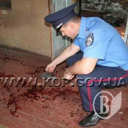 На Головосік трьох людей сокирою посік. ФОТО На Головосік трьох людей сокирою посік. ФОТО