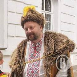 Горить неприбране сміття по підвалах у Чернігові Горить неприбране сміття по підвалах у Чернігові