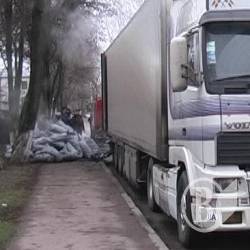 Загорілася «фура» з деревним вугіллям. Фото Загорілася «фура» з деревним вугіллям. Фото