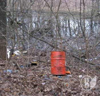 Біля річки Стрижень знайдено бочку з хімікатами Біля річки Стрижень знайдено бочку з хімікатами