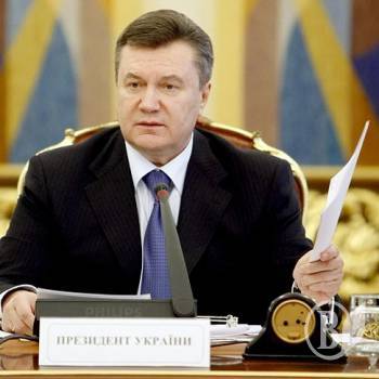 Янукович змінив двох голів РДА на Чернігівщині Янукович змінив двох голів РДА на Чернігівщині