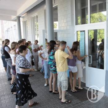 Гарячий вступ-2010: Зламані двері, втрачені нерви і ...недобір студентів Гарячий вступ-2010: Зламані двері, втрачені нерви і ...недобір студентів
