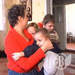 Суд виселяє багатодітну матір на вулицю. ВІДЕО Суд виселяє багатодітну матір на вулицю. ВІДЕО