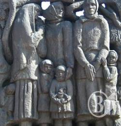 Янукович підписав Указ про відзначення 70-х роковин Корюківської трагедії Янукович підписав Указ про відзначення 70-х роковин Корюківської трагедії