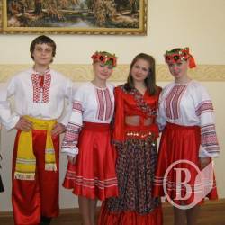 Талановиті школярі з Менського району поїдуть до Артеку (Фото) Талановиті школярі з Менського району поїдуть до Артеку (Фото)