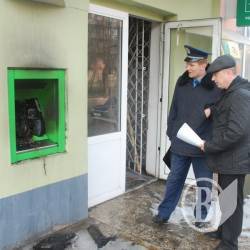 Сьогодні вночі у Мені грабіжники різали банкомати Сьогодні вночі у Мені грабіжники різали банкомати