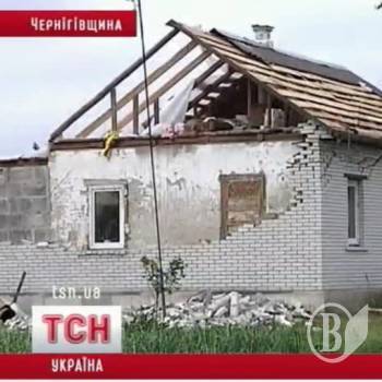 Через с. Євминка пронеслися смерчі: в повітрі літали собаки, кури і столітні дерева Через с. Євминка пронеслися смерчі: в повітрі літали собаки, кури і столітні дерева