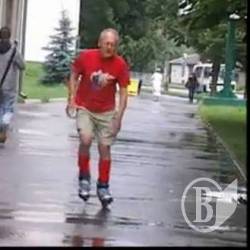Пушкін не пише, а катається на роликах (відео) Пушкін не пише, а катається на роликах (відео)