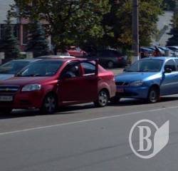 ДТП: Найурожайніше місце в Чернігові (фото) ДТП: Найурожайніше місце в Чернігові (фото)