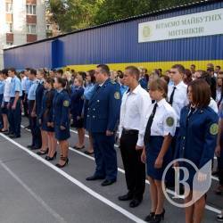 Де вчаться на «митника»? (фото) Де вчаться на «митника»? (фото)