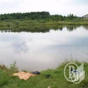 В озері знайшли потопельника В озері знайшли потопельника