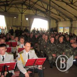 Військово-музичний центр виступав у польових умовах (фото) Військово-музичний центр виступав у польових умовах (фото)