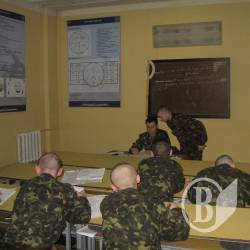 У «Десні» з контрактників роблять командирів-лідерів(фото) У «Десні» з контрактників роблять командирів-лідерів(фото)