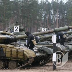 Молоді солдати сідлають грізні «булати» (фото) Молоді солдати сідлають грізні «булати» (фото)