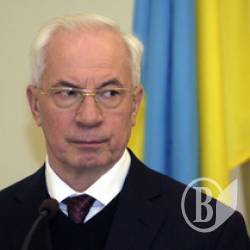 Азаров забрав свій кабінет і пішов у відставку Азаров забрав свій кабінет і пішов у відставку