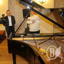 Історія з двома роялями зайшла позитивну розв’язку Історія з двома роялями зайшла позитивну розв’язку