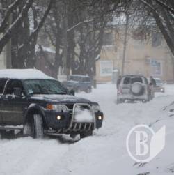 У Чернігові з 43-х маршрутів транспорту працюють 24. Без тролейбусів У Чернігові з 43-х маршрутів транспорту працюють 24. Без тролейбусів