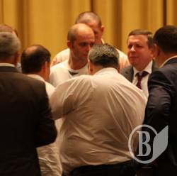 Як Ляшко на Партію регіонів з вилами кидався (фото) Як Ляшко на Партію регіонів з вилами кидався (фото)