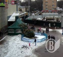  «Теракти»  в  Чернігові: Завалися ялинка після горілого Діда Мороза