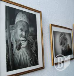 Ню, жіноча краса і чорно-біла фотографія Ню, жіноча краса і чорно-біла фотографія