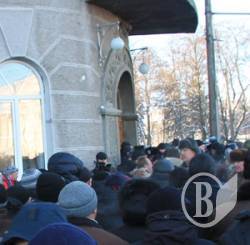 Бійки під адміністрацією в Чернігові спровокували кікбоксери і охоронна фірма Бійки під адміністрацією в Чернігові спровокували кікбоксери і охоронна фірма