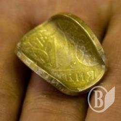 Соціально-економічна фікція, або хто нокаутував гривню? Соціально-економічна фікція, або хто нокаутував гривню?