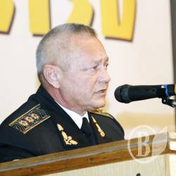 Командир ескадри українських ВМС Тенюх - у кріслі міністра оборони Командир ескадри українських ВМС Тенюх - у кріслі міністра оборони