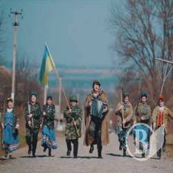 «Давай, баба, давай!» - лісапетний батальйон вирушив на війну «Давай, баба, давай!» - лісапетний батальйон вирушив на війну