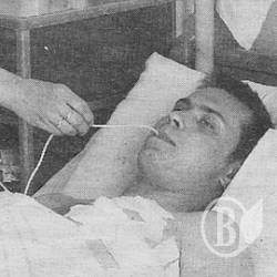 Дырка с палец в сердце, а Влад в трубочку дует... жизнь продолжается Дырка с палец в сердце, а Влад в трубочку дует... жизнь продолжается