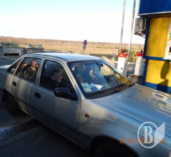 Росія відпустила знімальну групу 5 каналу на кордоні в Нових Юрковичах Росія відпустила знімальну групу 5 каналу на кордоні в Нових Юрковичах