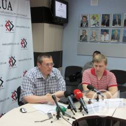 Селяни голосували без паспорта, а росіяни в німців «перефарбувались» Селяни голосували без паспорта, а росіяни в німців «перефарбувались»