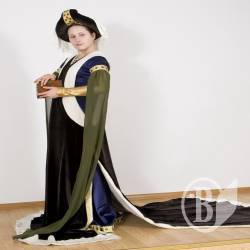 В історичному музеї Тарновського «встречают по одежке» В історичному музеї Тарновського «встречают по одежке»