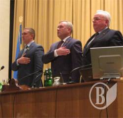 Десять депутатів облради вийшли з фракції ВО «Батьківщина» - трансляція Десять депутатів облради вийшли з фракції ВО «Батьківщина» - трансляція