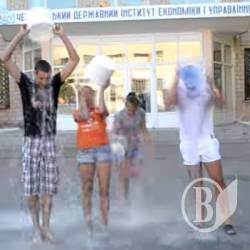 Флешмоб на підтримку армії та єдності України Флешмоб на підтримку армії та єдності України