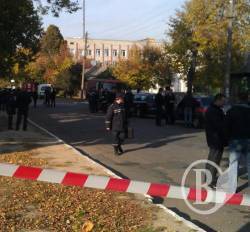 Человек погиб и один тяжело ранен от взрыва в Чернигове Человек погиб и один тяжело ранен от взрыва в Чернигове