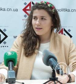 Сотник жіночої сотні буде боротися з конкурентами за 206-й округ Сотник жіночої сотні буде боротися з конкурентами за 206-й округ