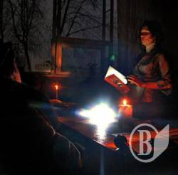 Поетичну душу видно навіть без світла – фото Поетичну душу видно навіть без світла – фото