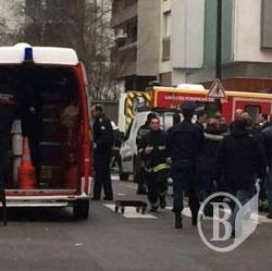 У Парижі в редакції газети застрелили 12 людей (ФОТО, ВІДЕО) У Парижі в редакції газети застрелили 12 людей (ФОТО, ВІДЕО)