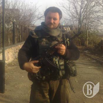 «Я гібридний солдат гібридної війни»: доктор історичних наук Євген Луняк про війну на Сході «Я гібридний солдат гібридної війни»: доктор історичних наук Євген Луняк про війну на Сході