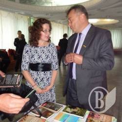 Чернігівські бібліотекарі підробляють чарівниками Чернігівські бібліотекарі підробляють чарівниками