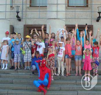 Двері Артеку відкрилися для дітей з Чернігова Двері Артеку відкрилися для дітей з Чернігова