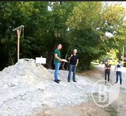 Виселицу для жлобов-застройщиков установили в Чернигове - видео Виселицу для жлобов-застройщиков установили в Чернигове - видео