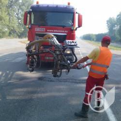 За два дні на дорогах Чернігівщини ліквідували майже 1000 квадратних метрів ям За два дні на дорогах Чернігівщини ліквідували майже 1000 квадратних метрів ям