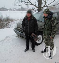 Живе на Семенівщині, любить зброю, набої і…ходить в Росію? Живе на Семенівщині, любить зброю, набої і…ходить в Росію?