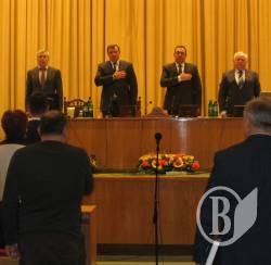 Програма розвитку – «віртуальна», бюджет – з прихованим дефіцитом Програма розвитку – «віртуальна», бюджет – з прихованим дефіцитом