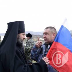 У Київського Патріархату окупанти забирають собор в центрі Сімферополя У Київського Патріархату окупанти забирають собор в центрі Сімферополя